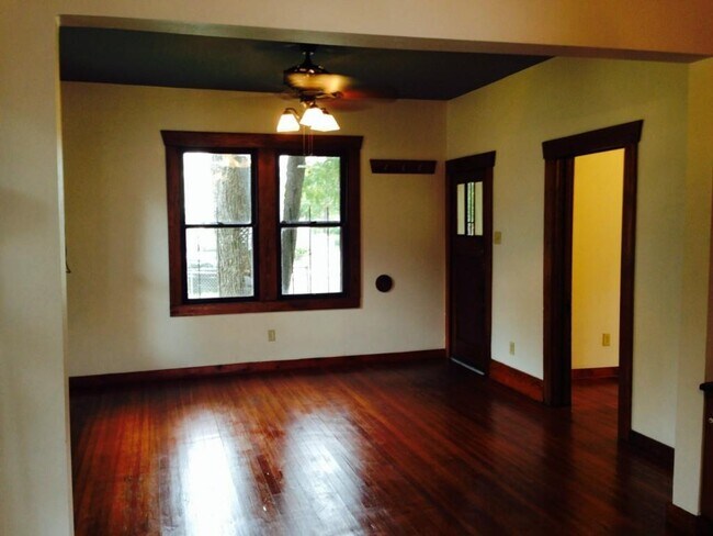 Building Photo - 1311 E 2nd St