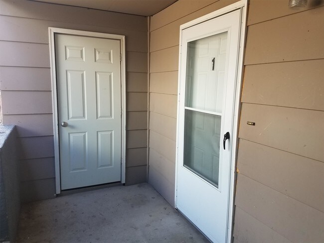 Building Photo - 1163 Cree Dr