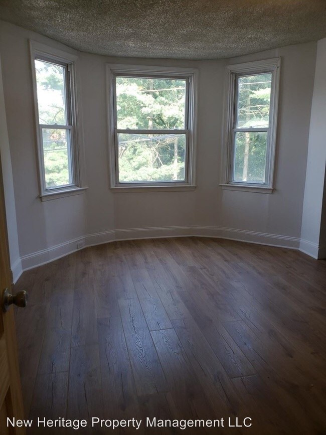 Building Photo - 3 br, 1 bath House - 110 S 8th Ave