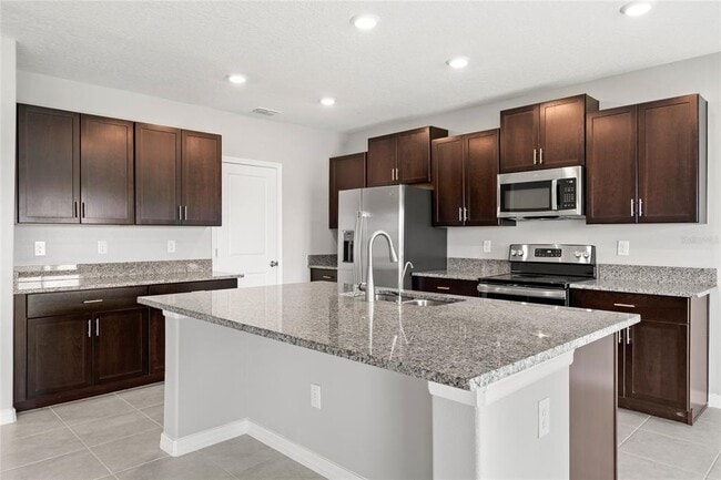 Foto del edificio - 16649 Carlton Pond St