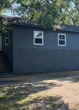 Building Photo - 202 Forrest Ave