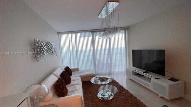 Building Photo - 17001 Collins Ave