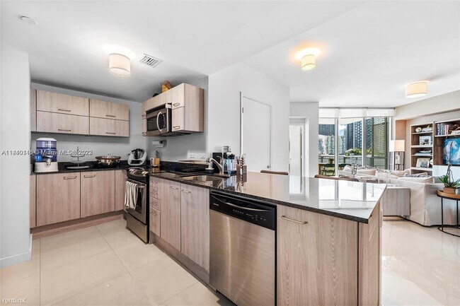 Building Photo - 2 br, 2 bath Condo - 350 S Miami Ave Apt 1404