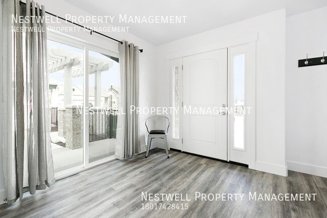 Building Photo - Gorgeous 3-bed Townhome in Riverton
