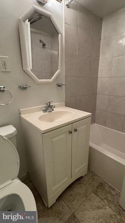 Foto del edificio - 3790 Lyndhurst Dr