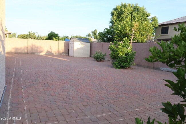 Foto del edificio - 5375 W Kaler Cir
