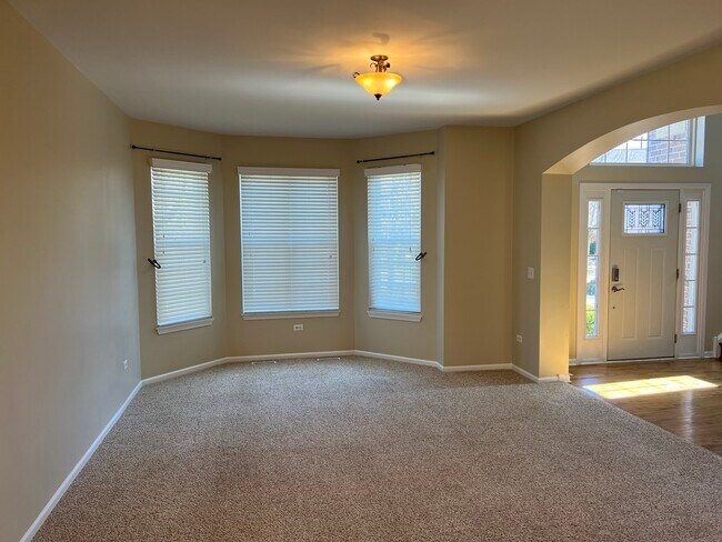 Building Photo - 26112 Mapleview Dr