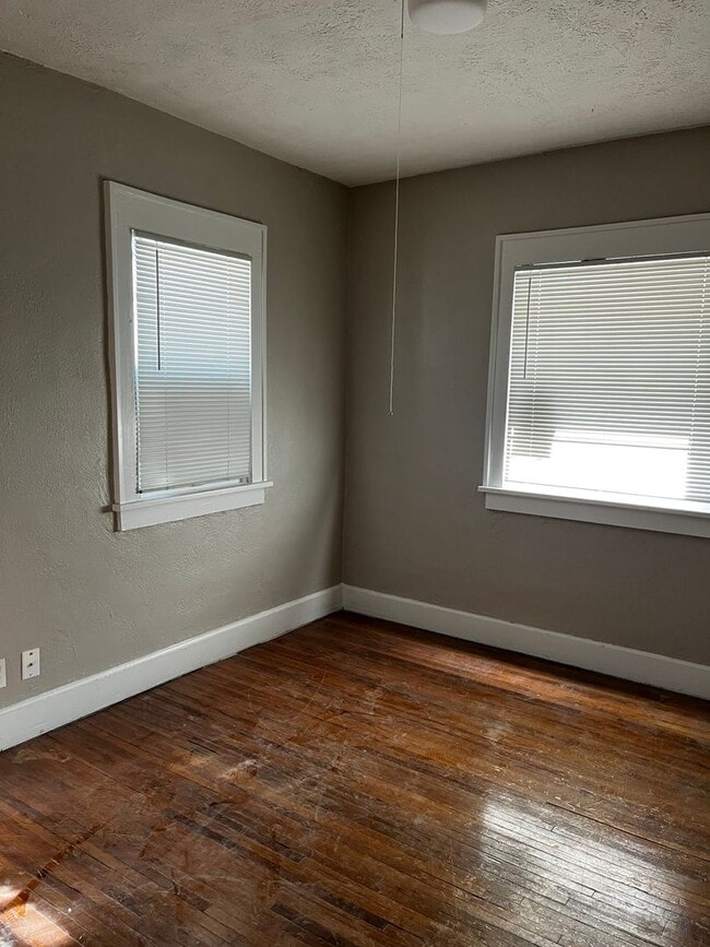 Building Photo - 1541 Whittier St