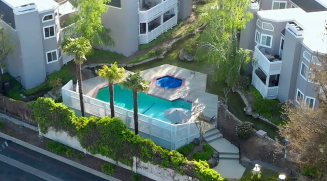 Foto del edificio - 4838 Lakebird Pl