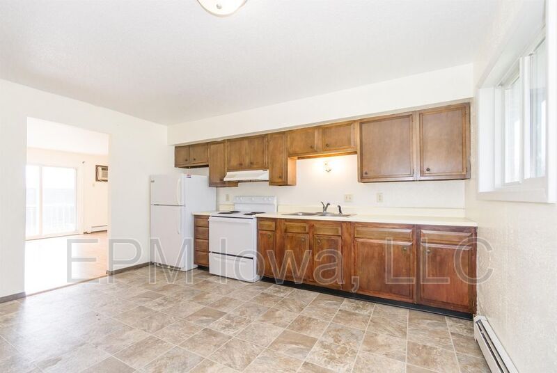 Primary Photo - 101 16th Ave NW