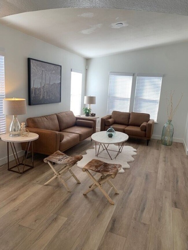 Foto del edificio - 16378 Arnold Ave