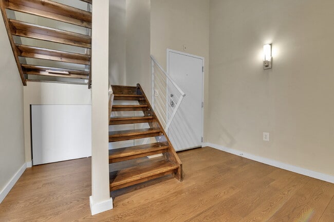 Building Photo - $3,100 - 2 Bed, 2 Bath Lofted Condo in Den...