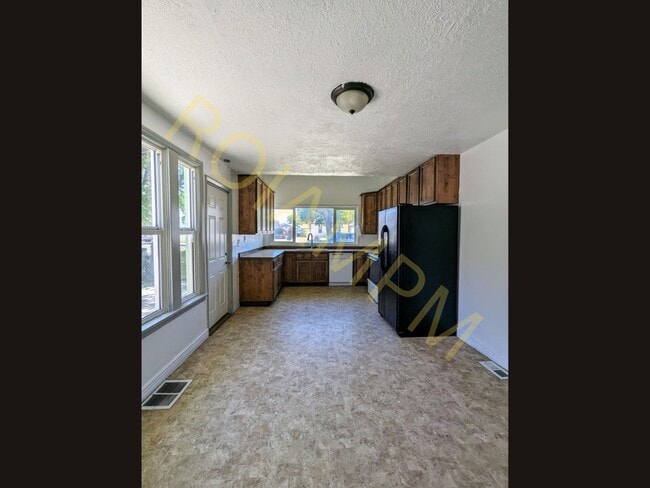 Building Photo - 520 5th Ave N