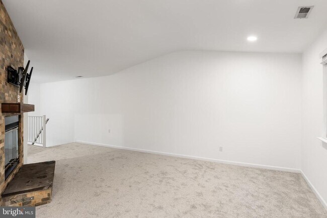 Building Photo - 402A Mulberry Cove