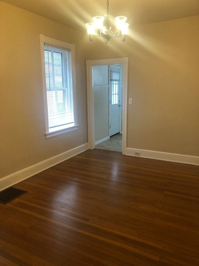 Foto del edificio - Fabulous 3 bedroom within walking distance to  the Brandywine zoo!