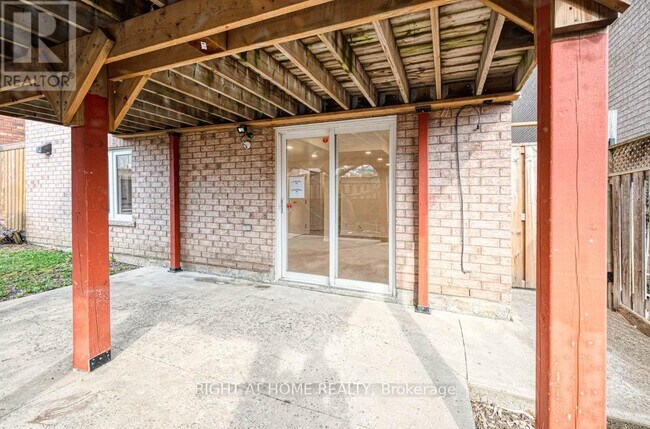 Building Photo - 35 Echoridge Dr