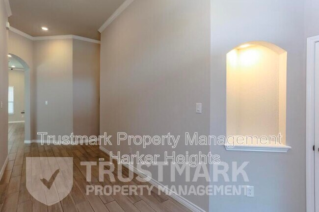 Foto del edificio - 2410 Lavigne Ct