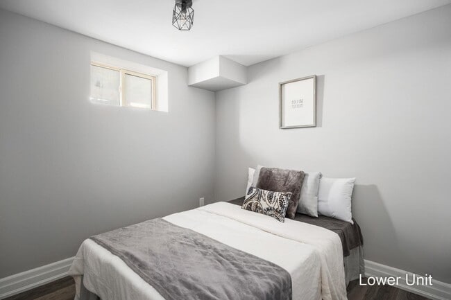 Building Photo - 2 Bed / 1 Bath in Kingston – All Utilities & Parking Included - $2,099/month