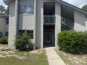 Building Photo - 910 Brett Dr