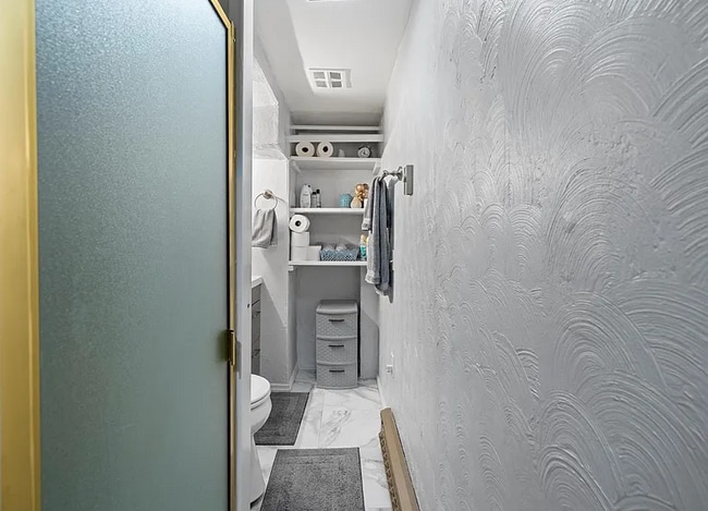 Foto del edificio - 318 Abert Ave