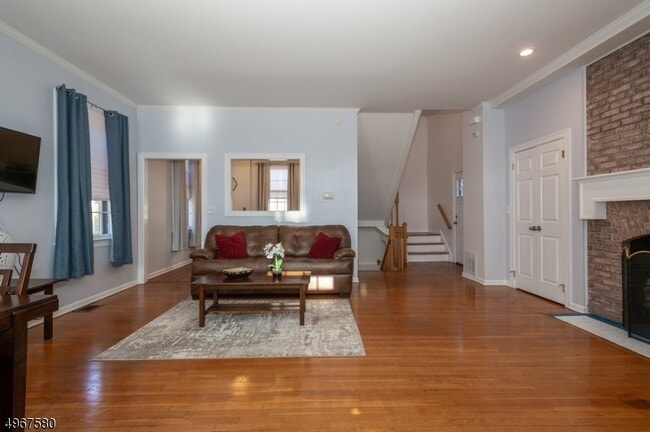 Building Photo - 39 Murray Hill Square