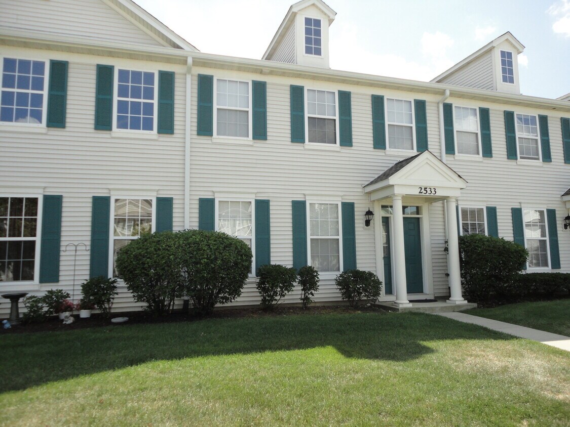 2533 Capitol Ave Unit 2533, Aurora, IL 60503 Condo for Rent in Aurora