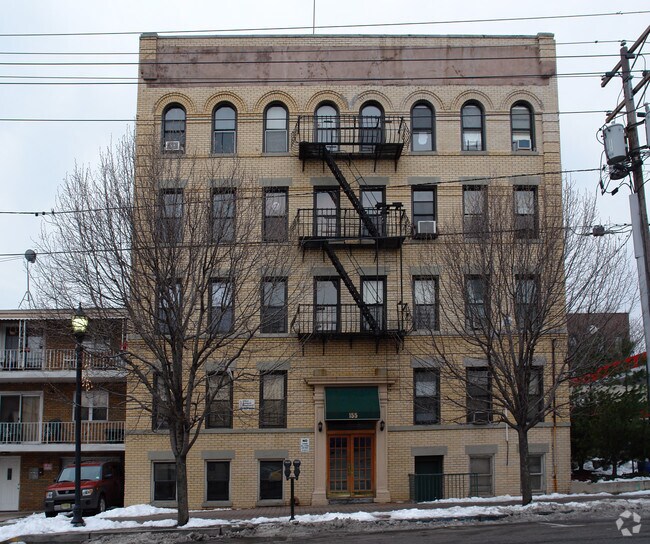 Building Photo - 155 60th St