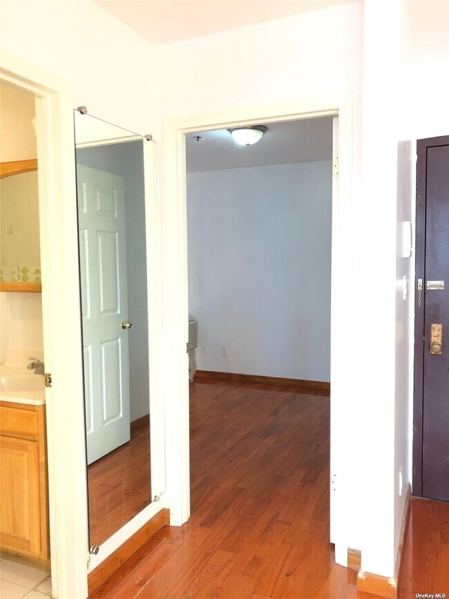 Foto del edificio - 37-38-38 103rd St