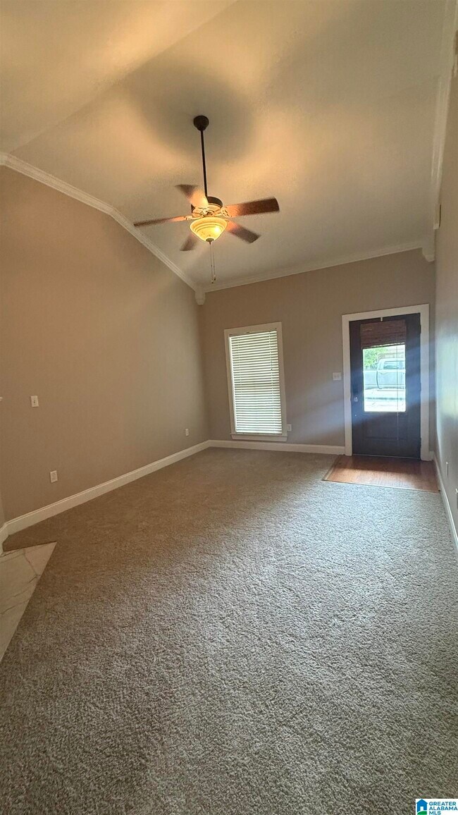 Foto del edificio - 5744 Colony Ln