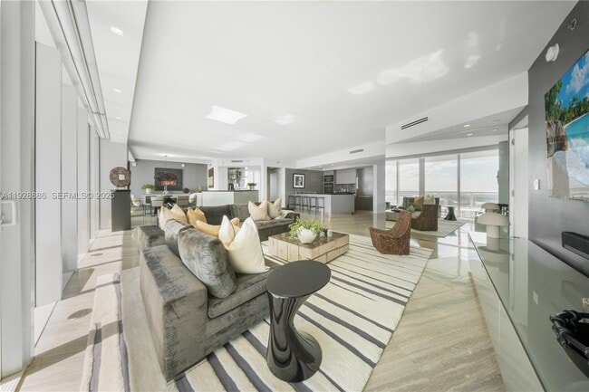 Building Photo - 450 Alton Rd