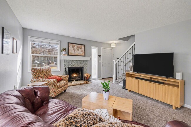 Foto del edificio - Updated 3-Bedroom Condo Near Downtown Fort Collins!