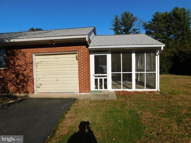 Foto del edificio - 10519 Dahlgren Rd
