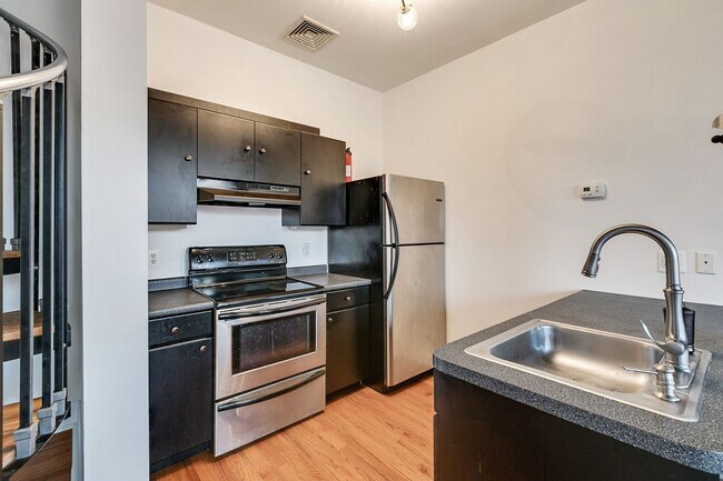 Foto del edificio - Old City Bi-Level 2bd/2bth on Historic Qua...