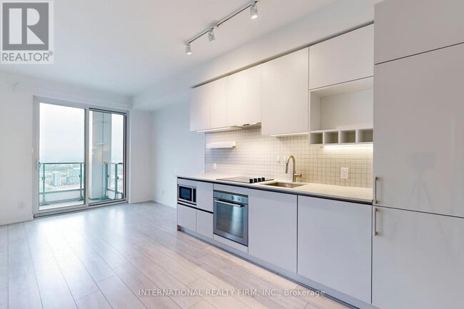 Photo du bâtiment - 950 Portage Pkwy