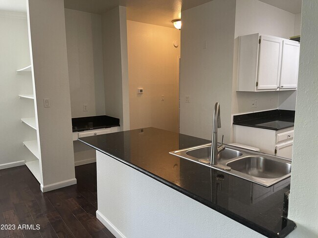 Foto del edificio - 7009 E Acoma Dr