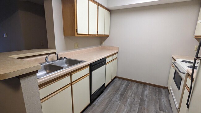 Building Photo - 2136 Stirrup Ln