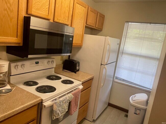 Foto del edificio - 2446 Brittany Ln
