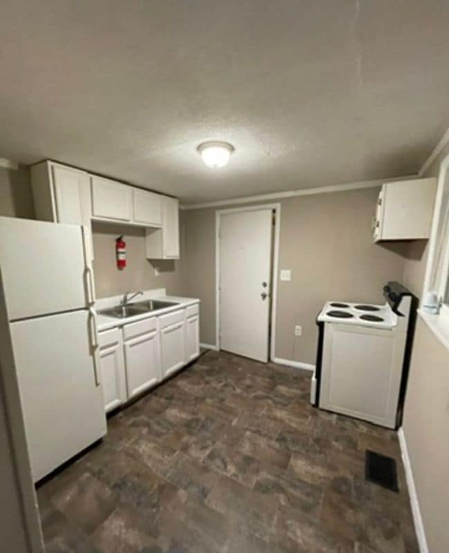 Foto del edificio - 4835 Straight Gut Rd