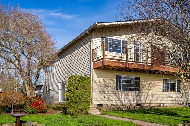 Building Photo - CL2622-2624