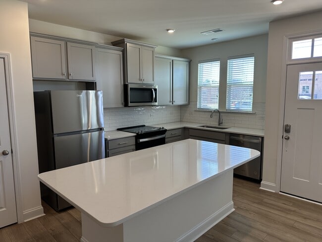 Photo - 1027 S Point Rd Townhome