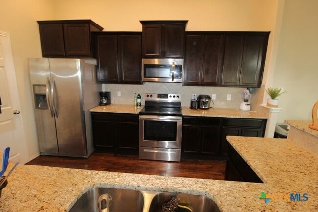 Building Photo - 1406 Lubbock Dr