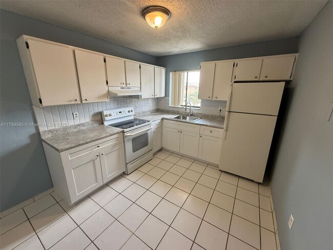 Foto del edificio - 6278 W 22nd Ct