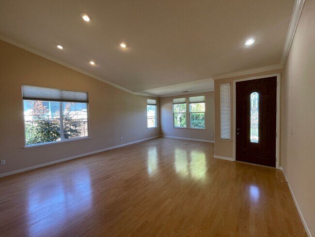 Foto del edificio - Beautiful Green Valley Home