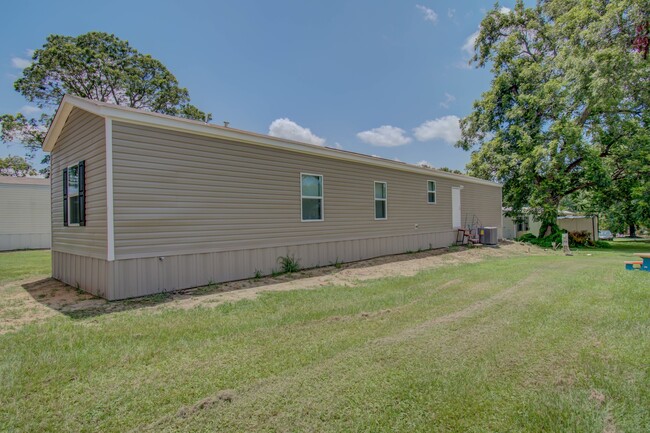 Building Photo - Hillside Mobile Home Park