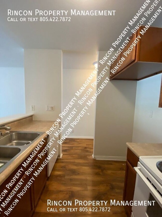 Building Photo - 2 Bedroom/1.5 Bath *Port Hueneme* Steps fr...