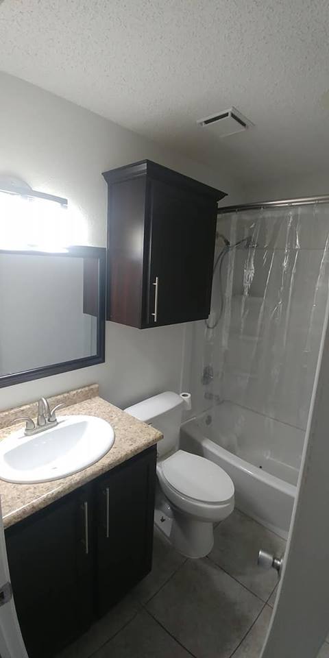 Building Photo - 3213 Honeysuckle Dr