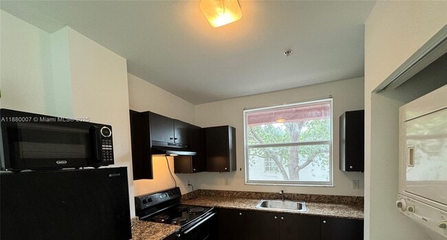 Foto del edificio - 529 NE 62nd St