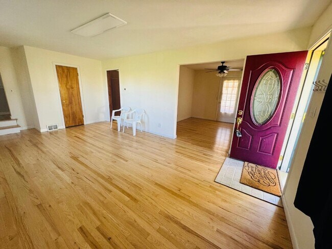 Foto del edificio - 746 Dickson St