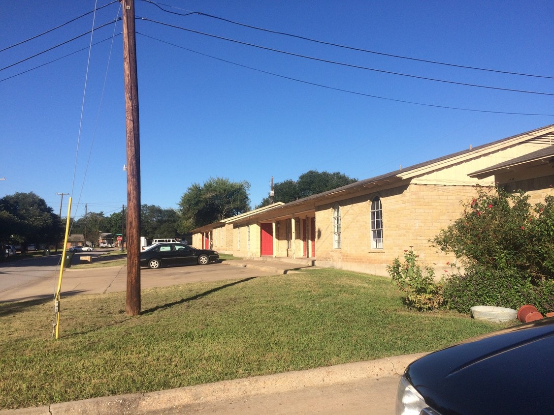 Emmett Street - Mesa Verde Campus Homes