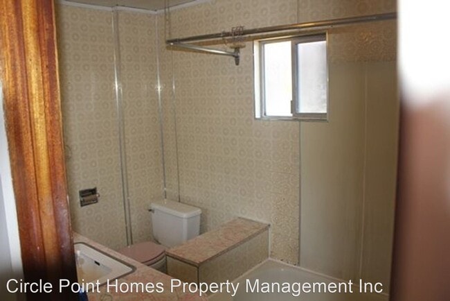 Building Photo - 2 br, 1 bath House - 810 NE 79th St